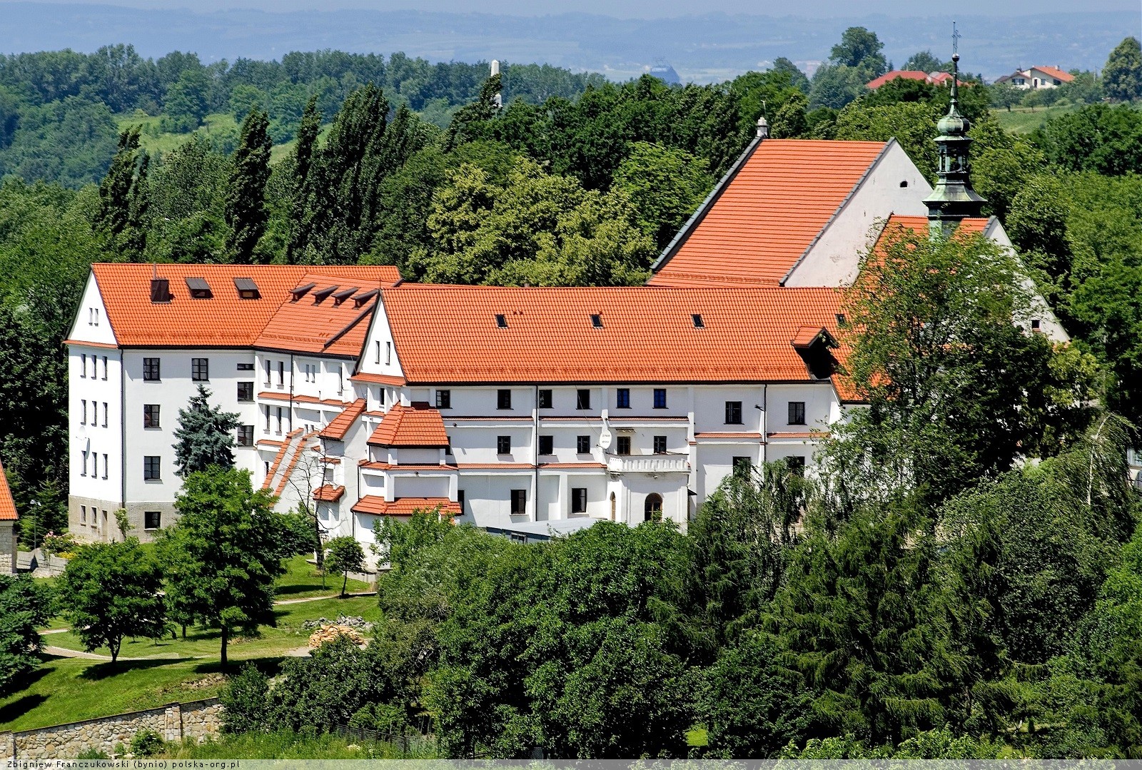 Klasztor_franciszkanow_reformatow_i_kosciol_Stygmatow_sw_Franciszka_ul_Brata_Alozego_Kosiby_Wieliczka_7234724