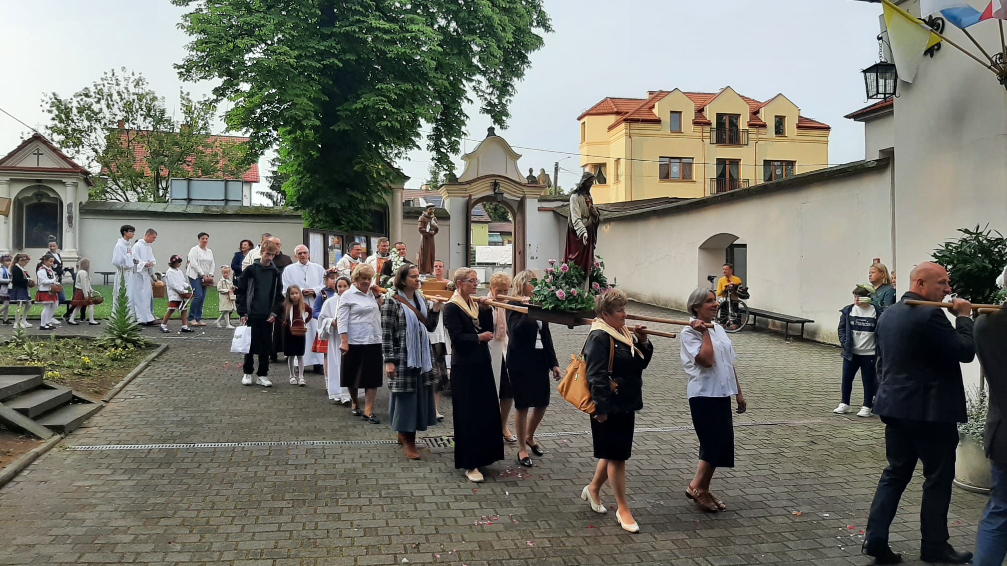 straz_honorowa_najswietszego_serca_pana_jezusa_wieliczka_fraciszkanie (1)